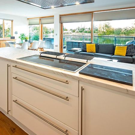 Waters Edge 04, Waterside Lodge P サウス・サーニー エクステリア 写真